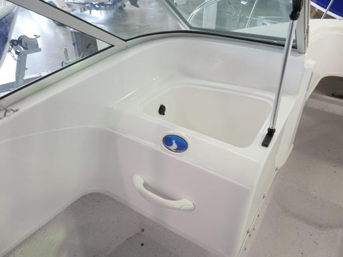 HAINES SIGNATURE 525RF RUNABOUT HAINES SIGNATURE 525RF RUNABOUT