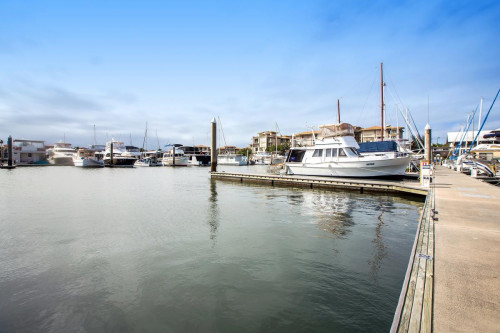 Hope Island Marina Berth Hope Island Marina Berth