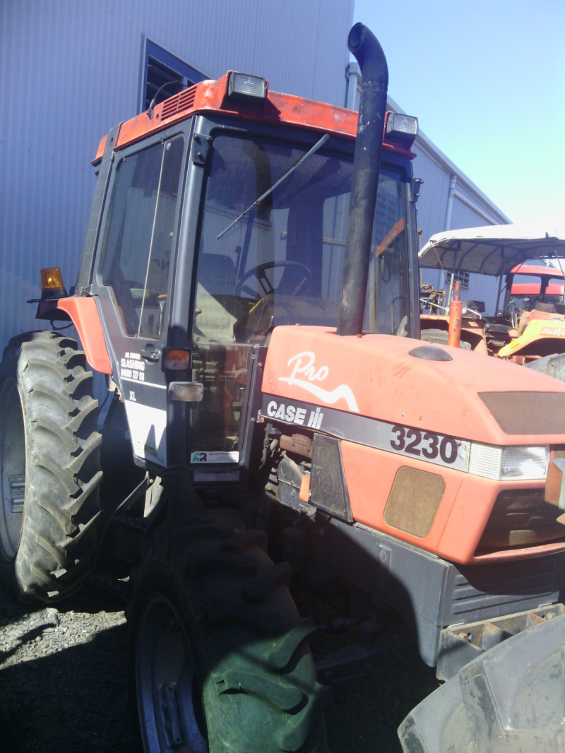 Case IH 3230 4wd CAB Tractor Days Machinery Centre