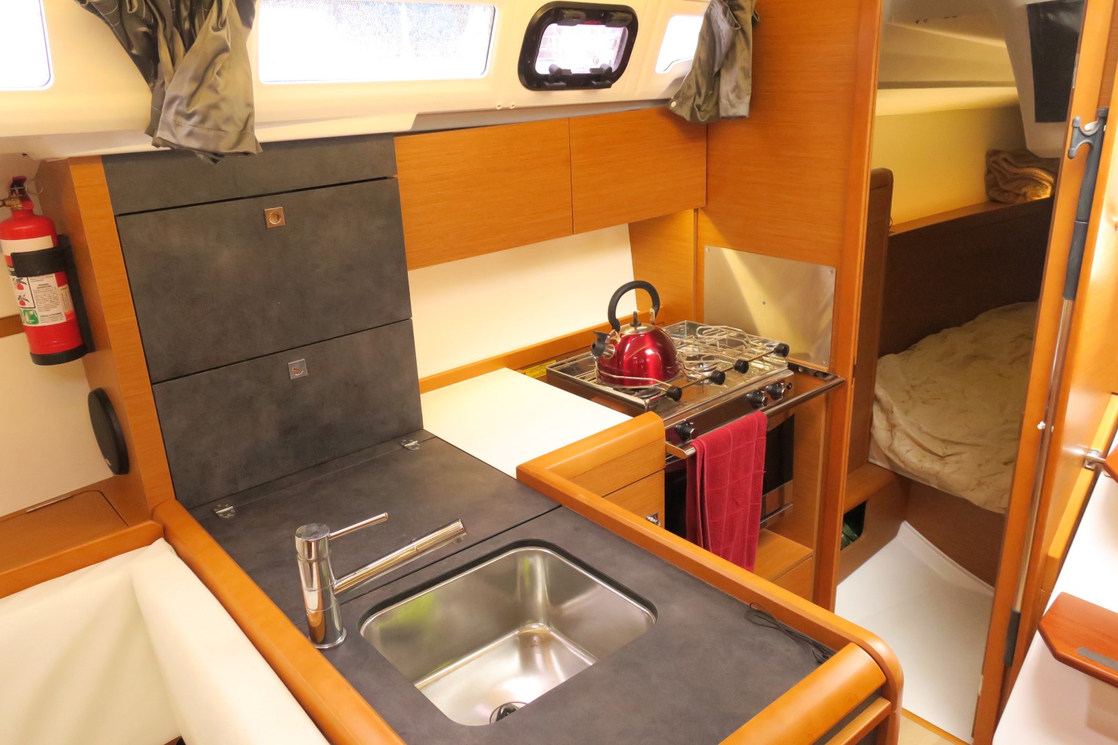 2015 Jeanneau Sun Odyssey 349