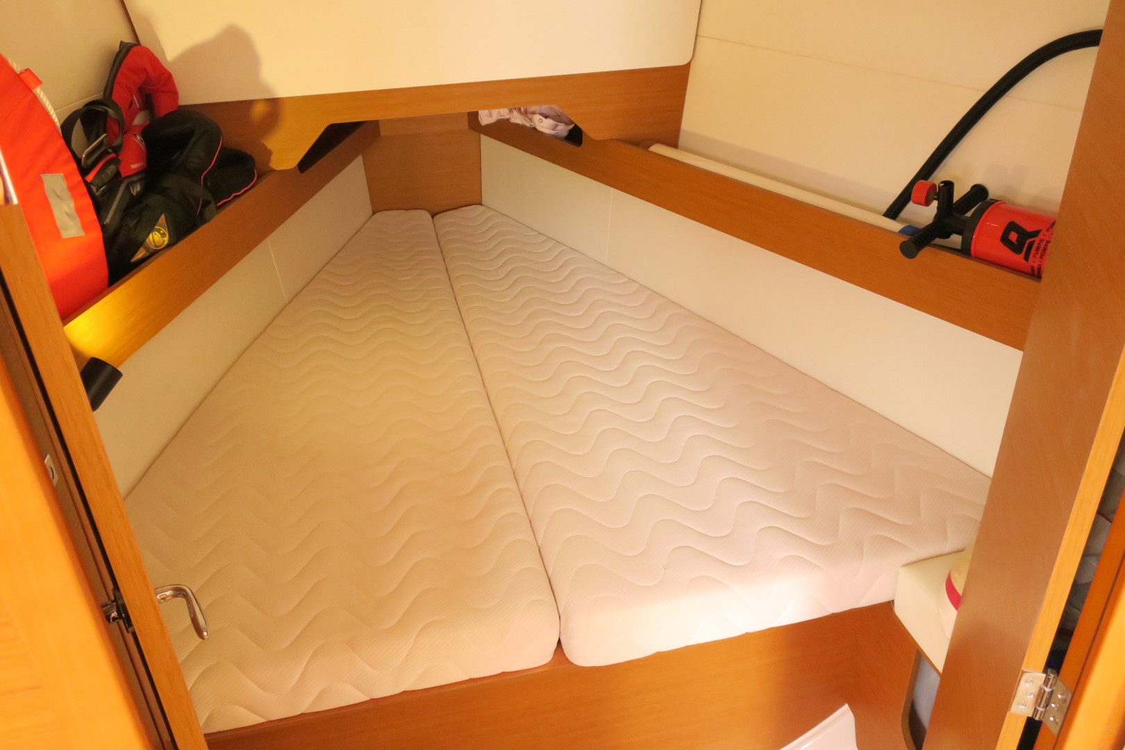 2015 Jeanneau Sun Odyssey 349