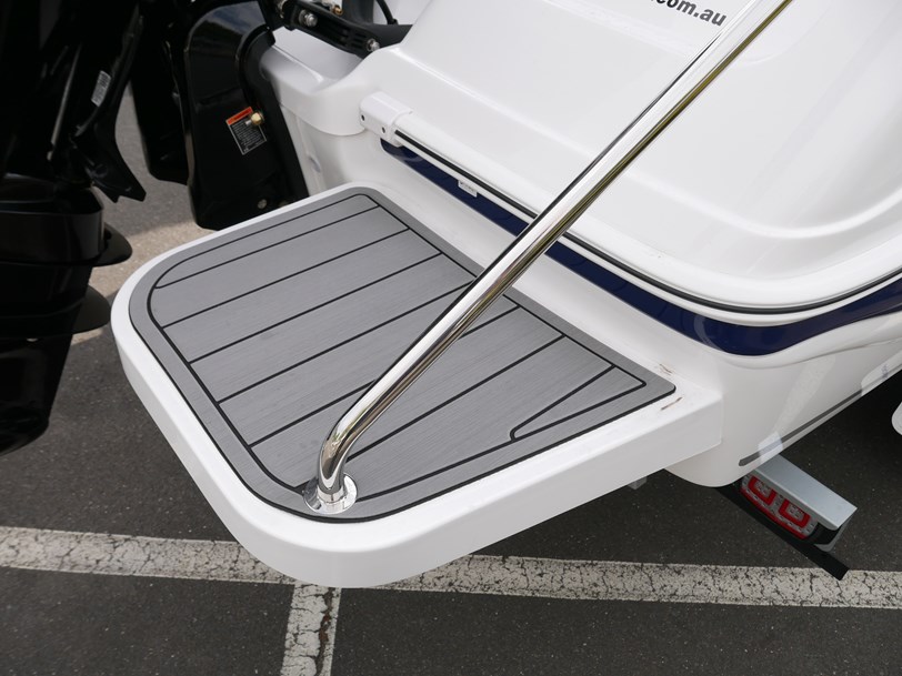Revival 590 Weekender - Dlx Cruiser Revival 590 Weekender - Dlx Cruiser