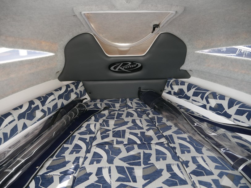Revival 590 Weekender - Dlx Cruiser Revival 590 Weekender - Dlx Cruiser