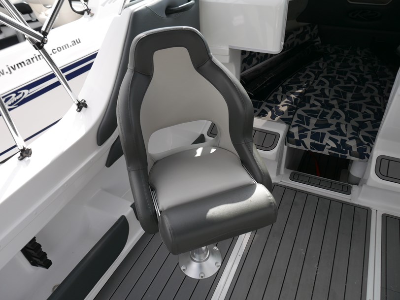 Revival 590 Weekender - Dlx Cruiser Revival 590 Weekender - Dlx Cruiser