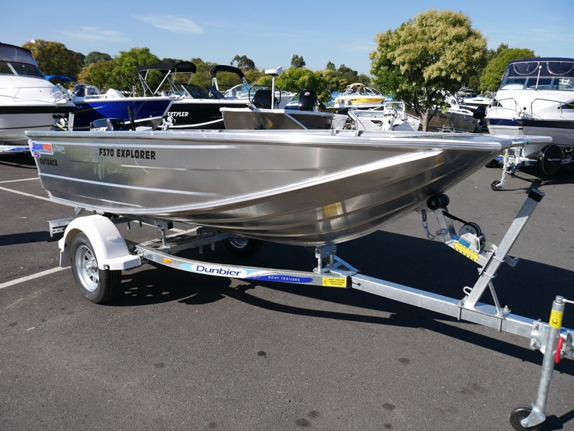 QUINTREX 370 OUTBACK EXPLORER QUINTREX 370 OUTBACK EXPLORER