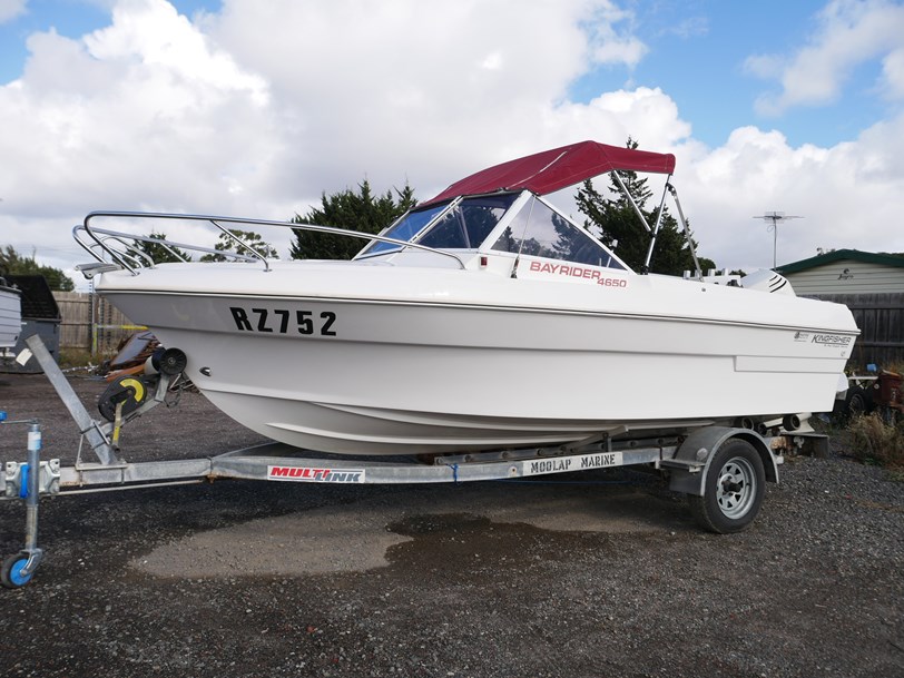 KINGFISHER 4650 BAY RAIDER - RUNABOUT KINGFISHER 4650 BAY RAIDER - RUNABOUT