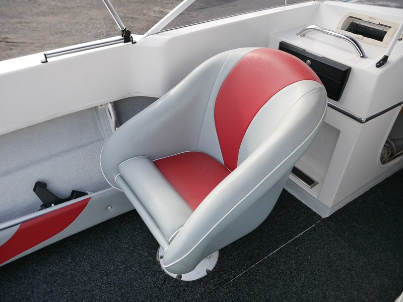 KINGFISHER 4650 BAY RAIDER - RUNABOUT KINGFISHER 4650 BAY RAIDER - RUNABOUT