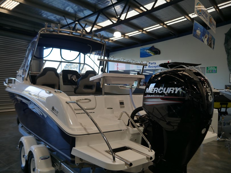 REVIVAL 640 FISHERMAN - CABIN BOAT REVIVAL 640 FISHERMAN - CABIN BOAT