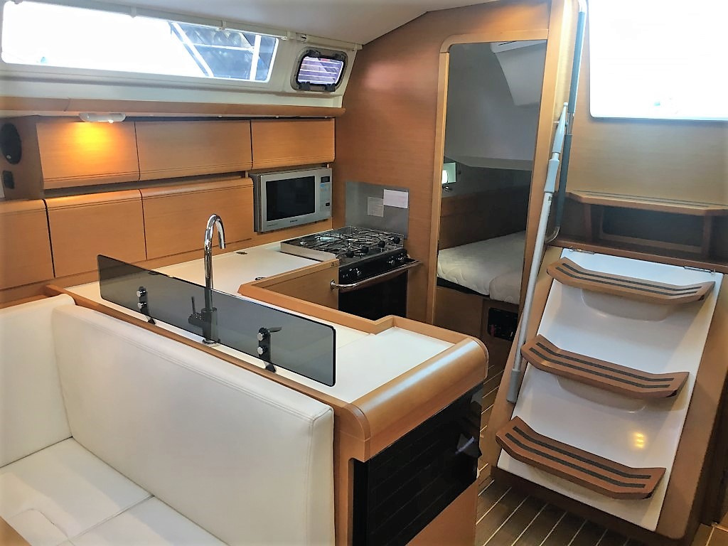 2011 Jeanneau Sun Odyssey 409 - Furling Main