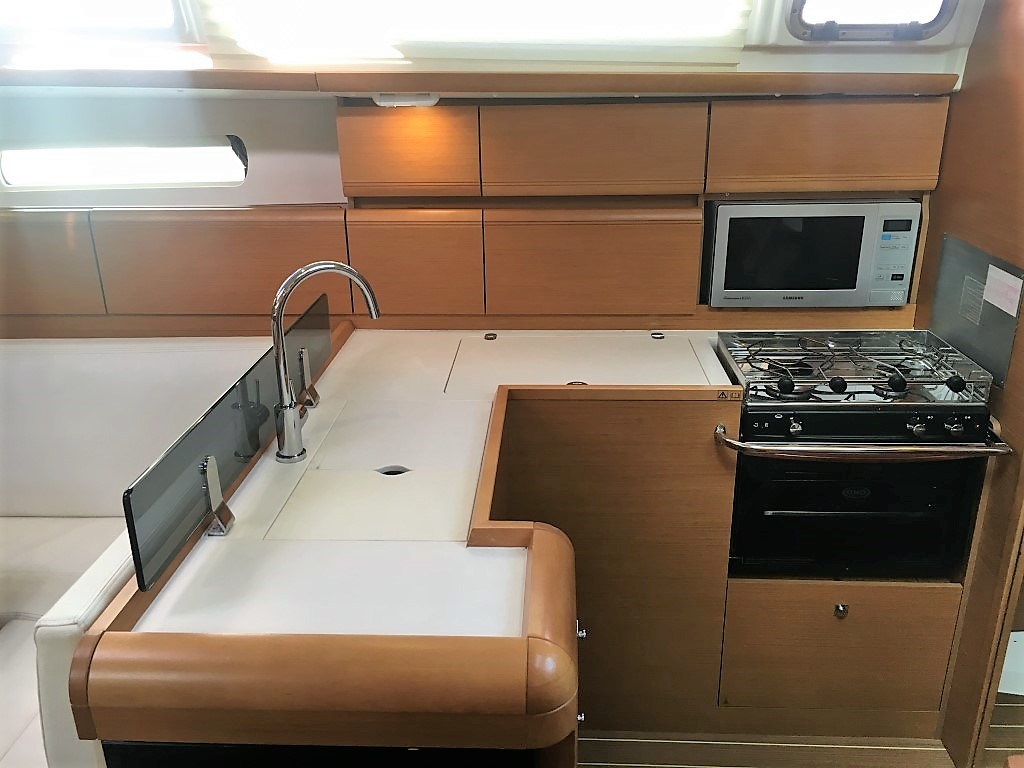 2011 Jeanneau Sun Odyssey 409 - Furling Main