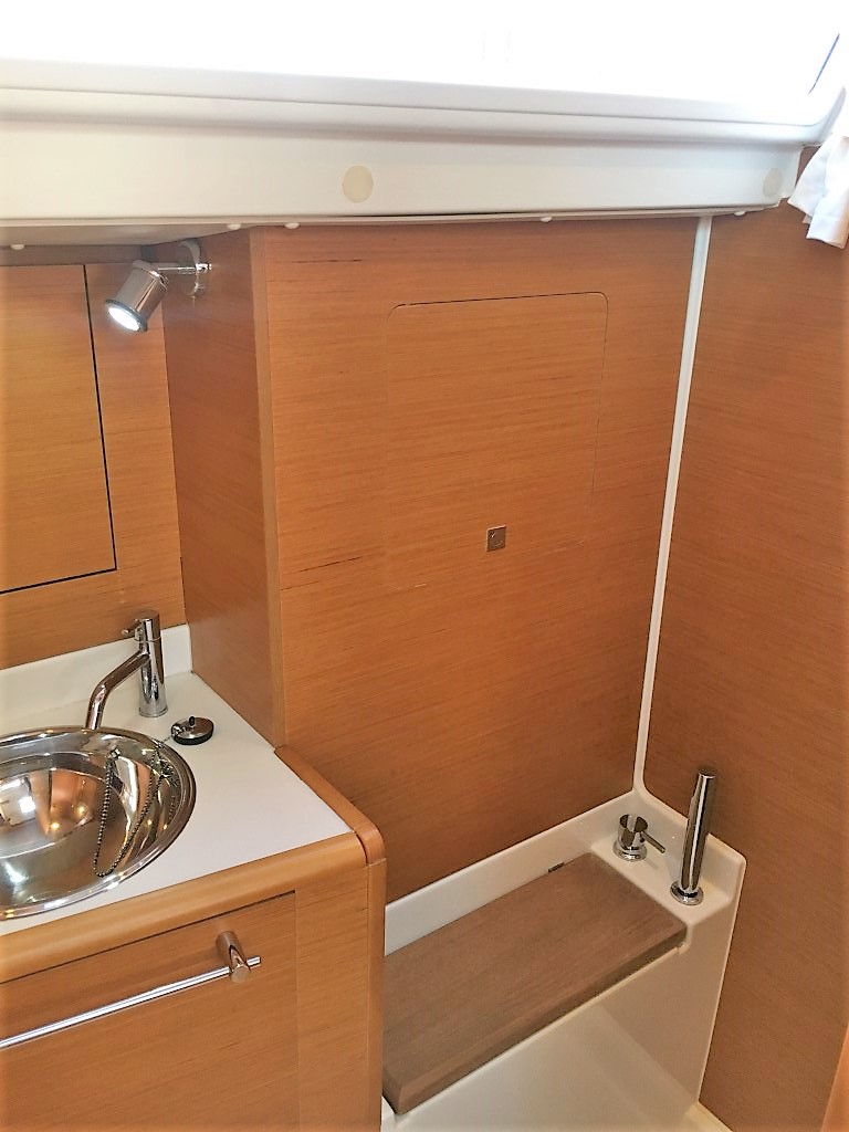 2011 Jeanneau Sun Odyssey 409 - Furling Main