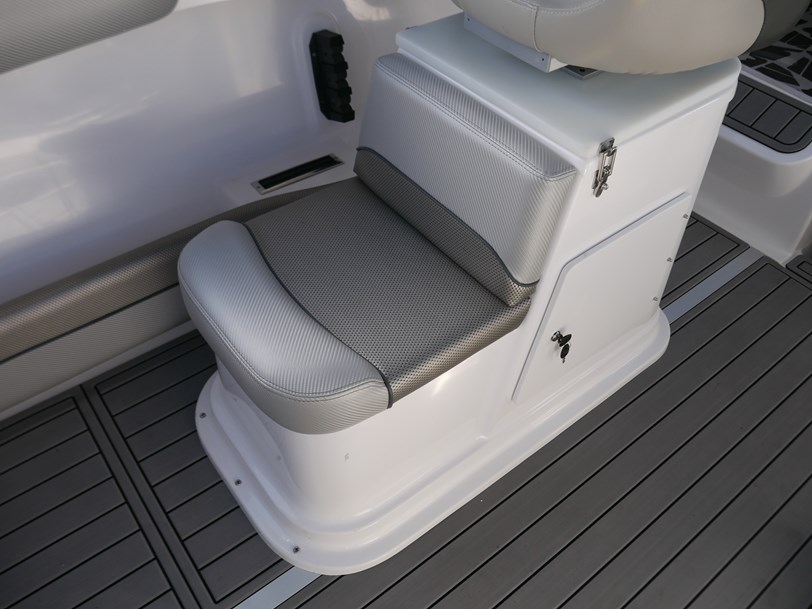 Revival 640 Weekender - Cruiser Revival 640 Weekender - Cruiser