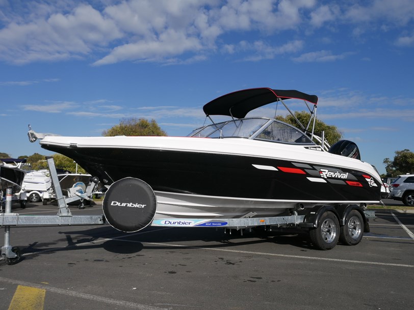 Revival 590 X-Rider : Bow Rider Revival 590 X-Rider : Bow Rider