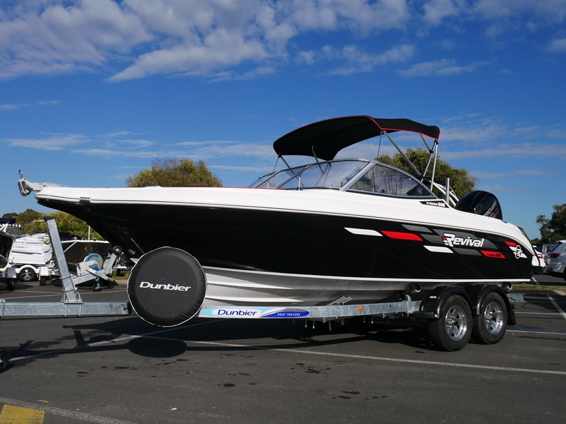 Revival 590 X-Rider : Bow Rider Revival 590 X-Rider : Bow Rider