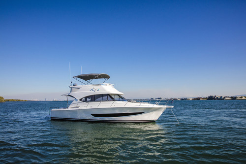 RIVIERA 39 SPORTS MOTOR YACHT RIVIERA 39 SPORTS MOTOR YACHT
