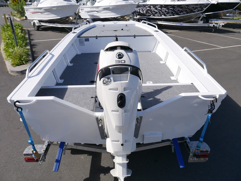 Quintrex 400 Explorer Trophy Package Quintrex 400 Explorer Trophy Package