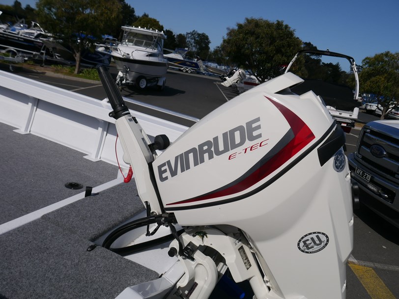 Quintrex 400 Explorer Trophy Package Quintrex 400 Explorer Trophy Package