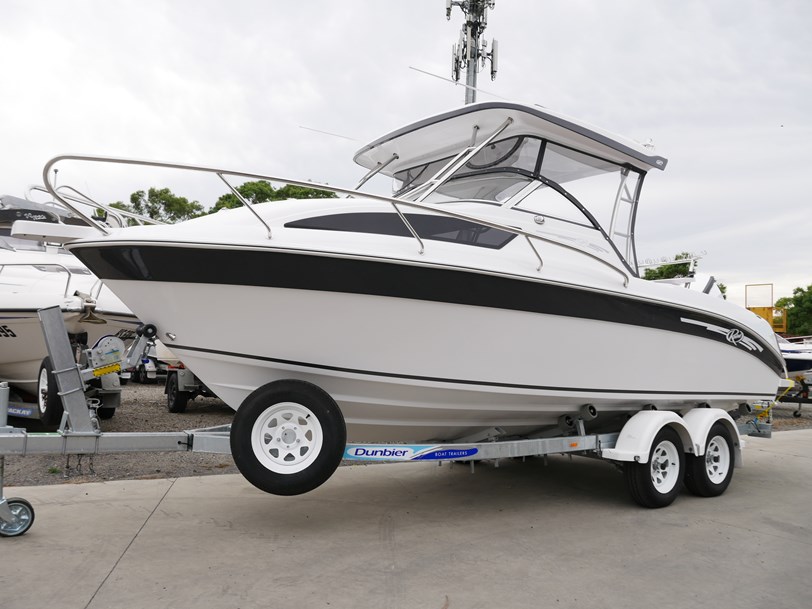Revival 640 Offshore - Hard Top Revival 640 Offshore - Hard Top