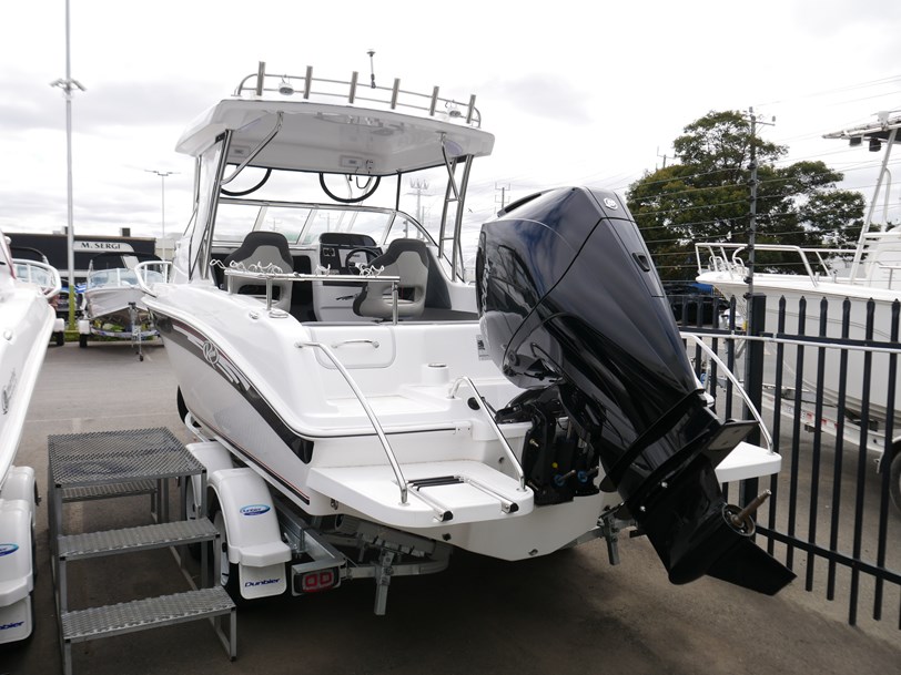 Revival 640 Offshore - Hard Top Revival 640 Offshore - Hard Top