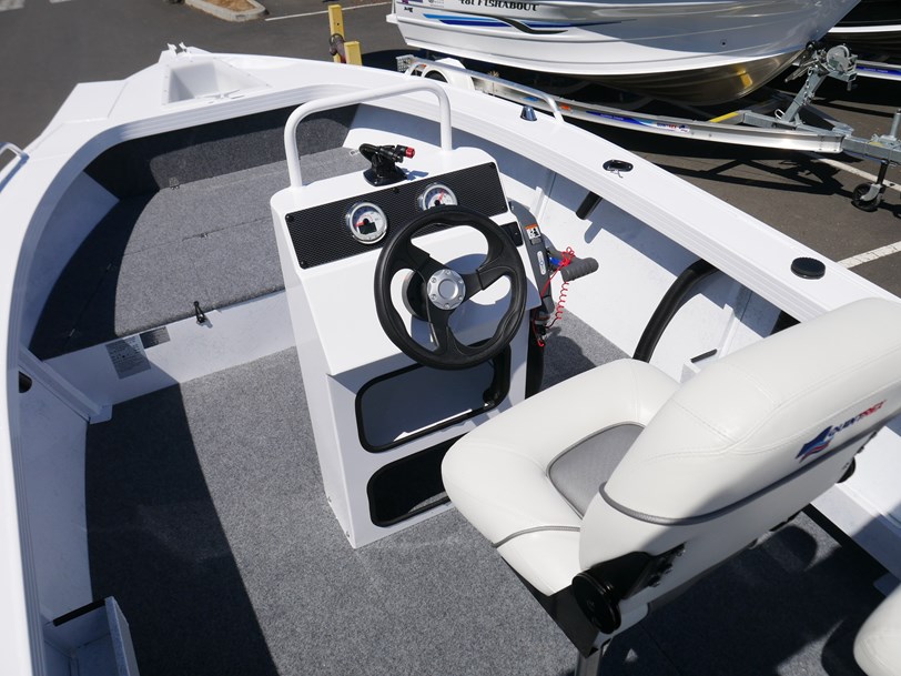 Quintrex 530 Renegade - Centre Console Quintrex 530 Renegade - Centre Console