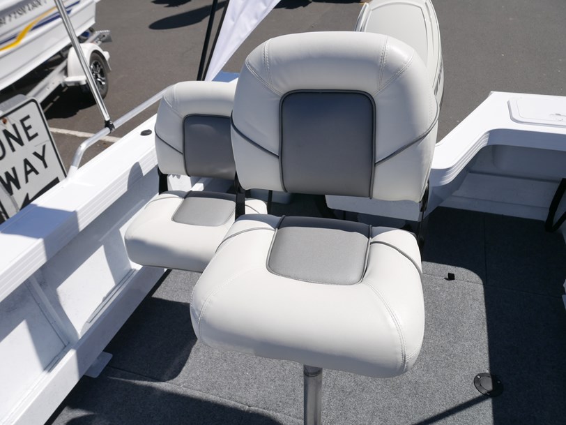 Quintrex 530 Renegade - Centre Console Quintrex 530 Renegade - Centre Console
