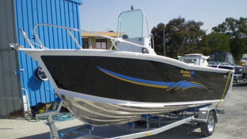 Aquamaster 5.5m Deluxe Centre Console Aquamaster 5.5m Deluxe Centre Console