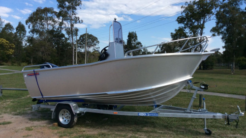 Aquamaster 4.4m Centre Console Aquamaster 4.4m Centre Console