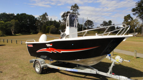 Aquamaster 4.2m Centre Console Aquamaster 4.2m Centre Console