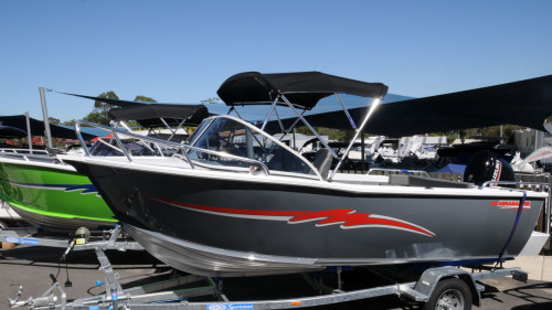 Aquamaster 4.9m Deluxe Runabout Aquamaster 4.9m Deluxe Runabout
