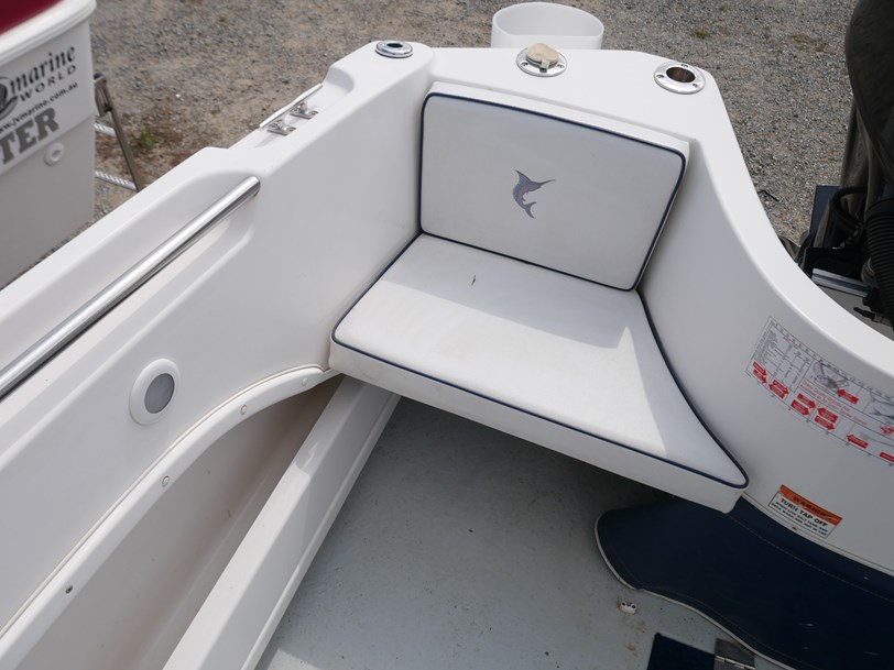 Streaker 6100 Commander - Cabin Boat Streaker 6100 Commander - Cabin Boat