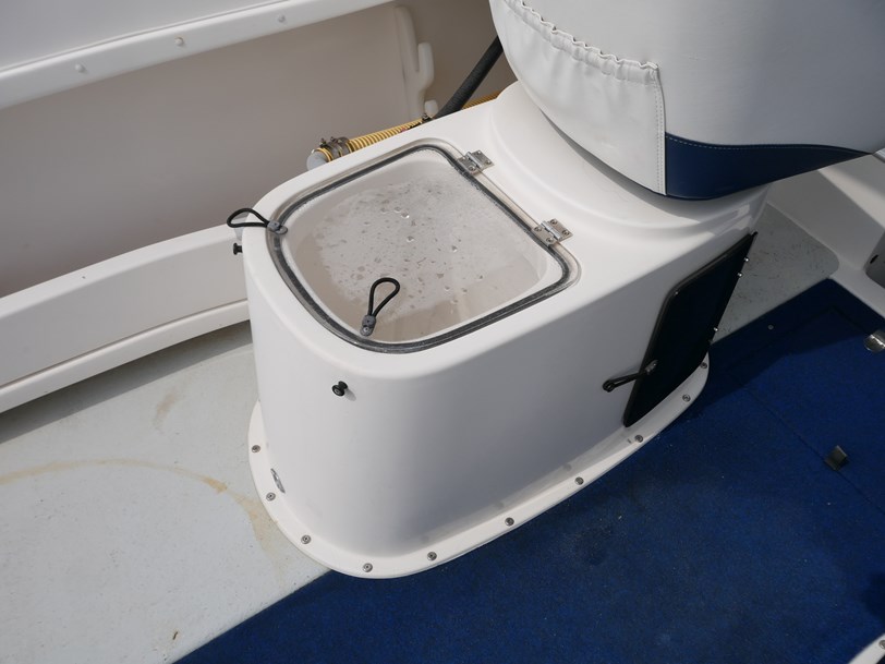 Streaker 6100 Commander - Cabin Boat Streaker 6100 Commander - Cabin Boat