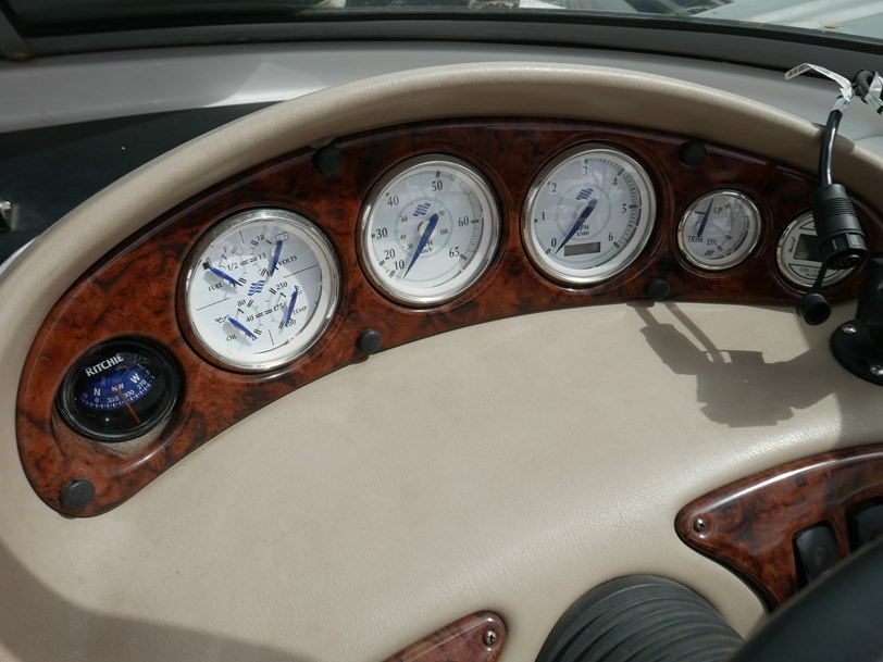 Four Winns 244 Funship - Bow Rider Four Winns 244 Funship - Bow Rider