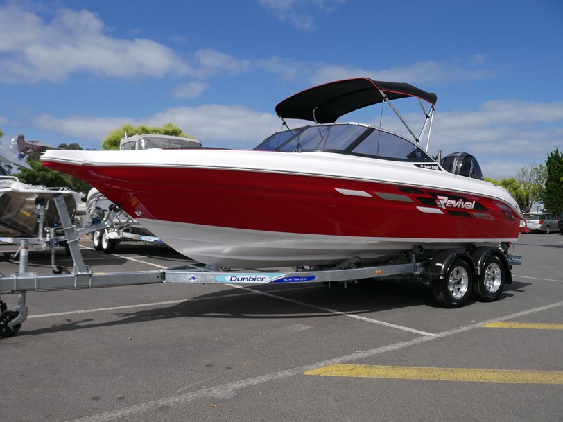 Revival 590 X-Rider : Bow Rider Revival 590 X-Rider : Bow Rider