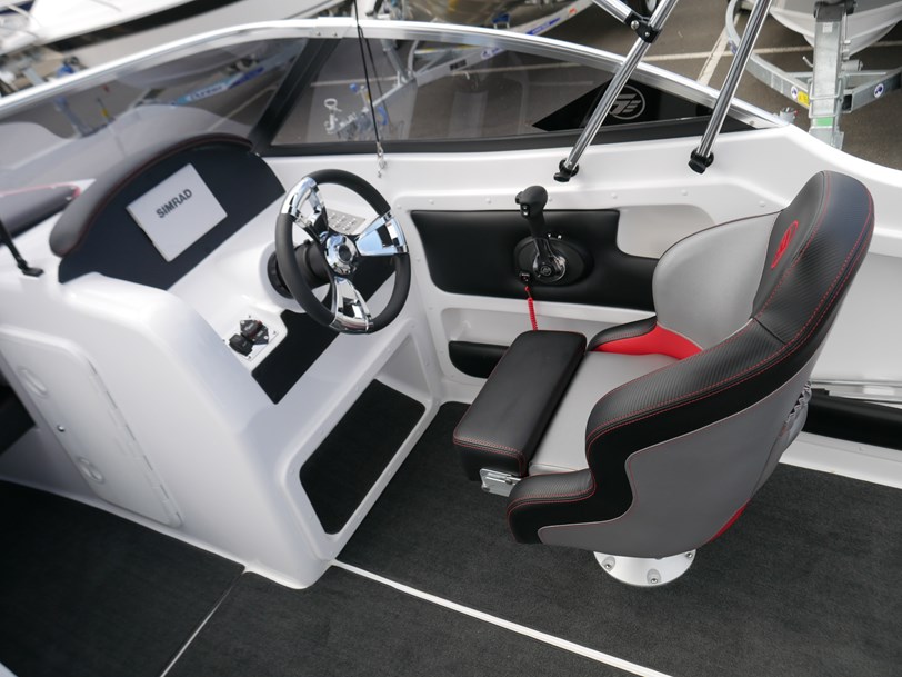 Revival 590 X-Rider : Bow Rider Revival 590 X-Rider : Bow Rider
