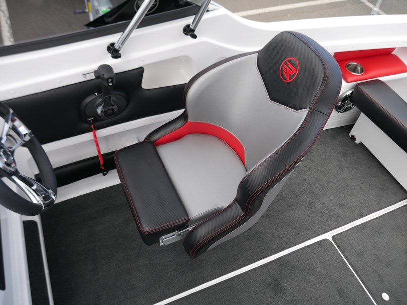 Revival 590 X-Rider : Bow Rider Revival 590 X-Rider : Bow Rider