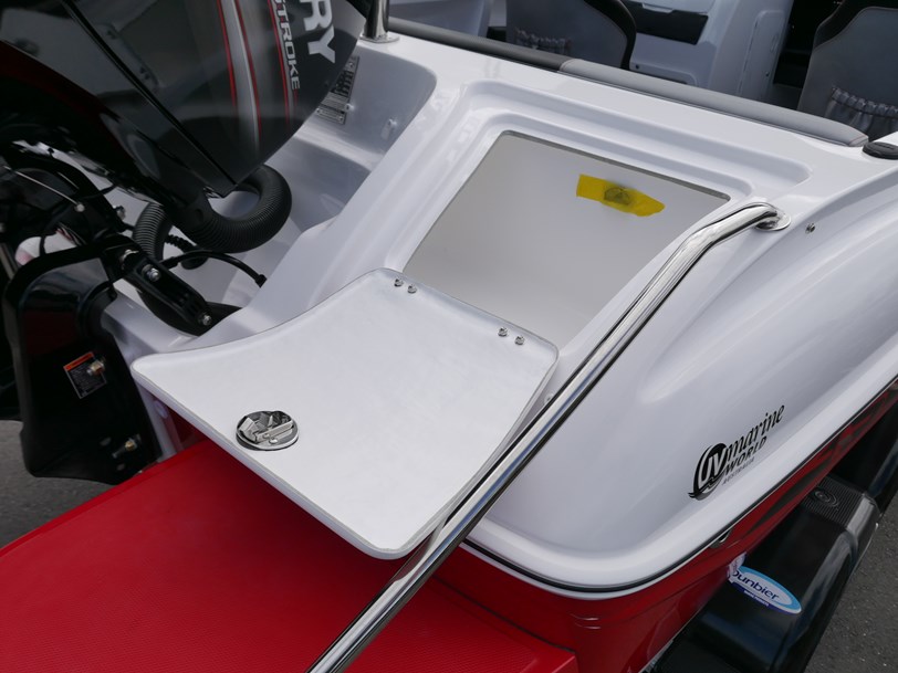 Revival 590 X-Rider : Bow Rider Revival 590 X-Rider : Bow Rider