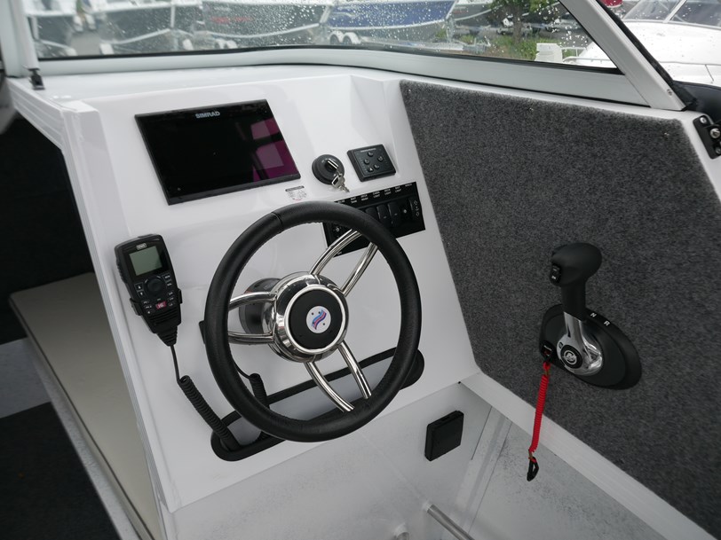Quintrex 650 Trident - Soft Top Quintrex 650 Trident - Soft Top