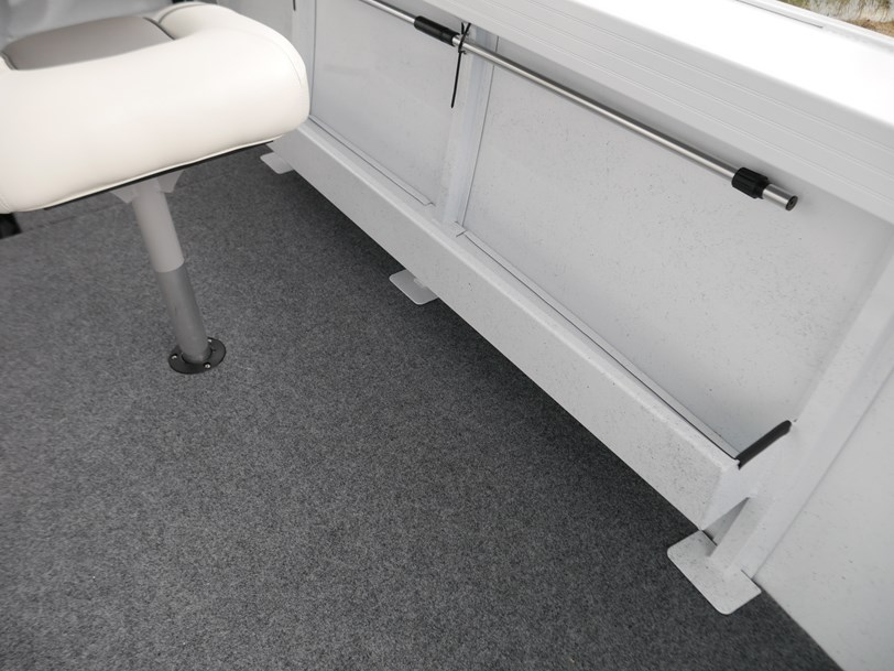 Quintrex 460 Renegade SC - Side Console Quintrex 460 Renegade SC - Side Console