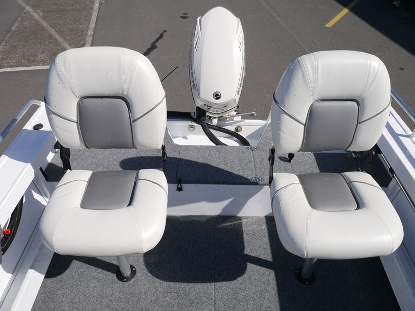 Quintrex 420 Renegade SC - Side Console Quintrex 420 Renegade SC - Side Console