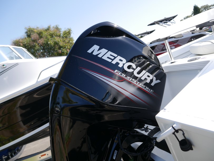Quintrex 460 Renegade SC - Side Console Quintrex 460 Renegade SC - Side Console