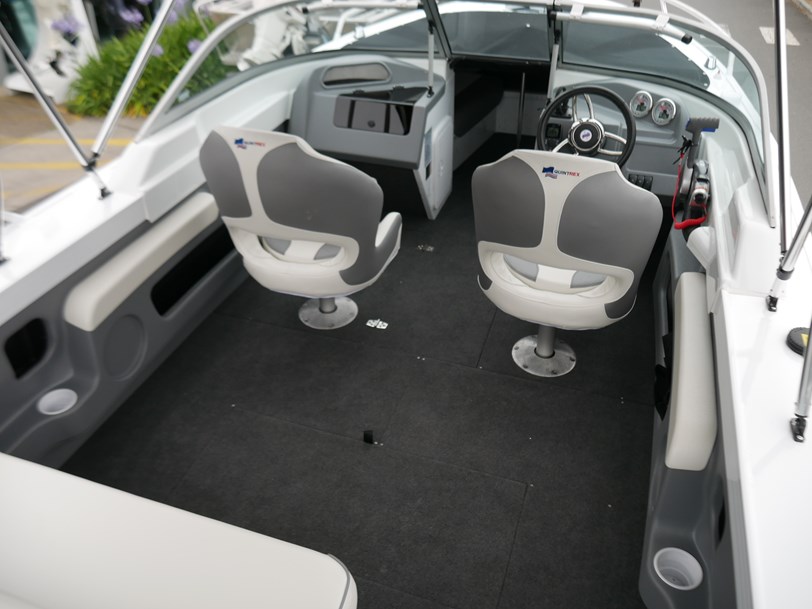 Quintrex 510 Cruiseabout - Bow Rider Quintrex 510 Cruiseabout - Bow Rider