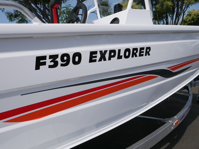 Quintrex F390 Explorer - Side Console Quintrex F390 Explorer - Side Console