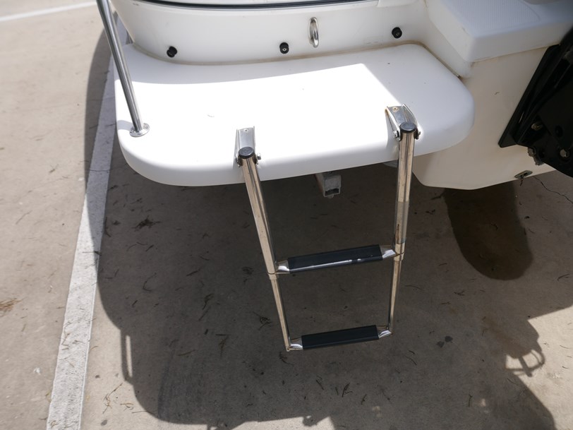 HAINES SIGNATURE 520BR BOW RIDER HAINES SIGNATURE 520BR BOW RIDER