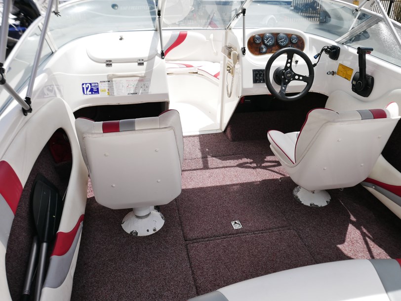 HAINES SIGNATURE 520BR BOW RIDER HAINES SIGNATURE 520BR BOW RIDER