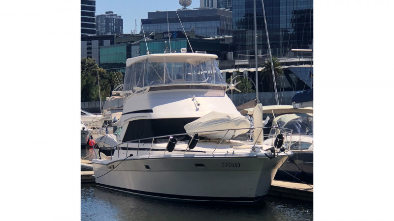 Riviera 39 Flybridge Riviera 39 Flybridge