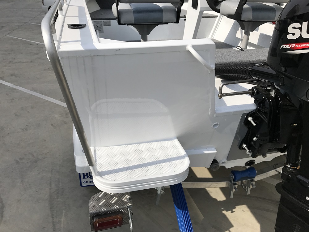 Stacer 429 Outlaw Side Console 2019 Model DF50 | Blakes Marine