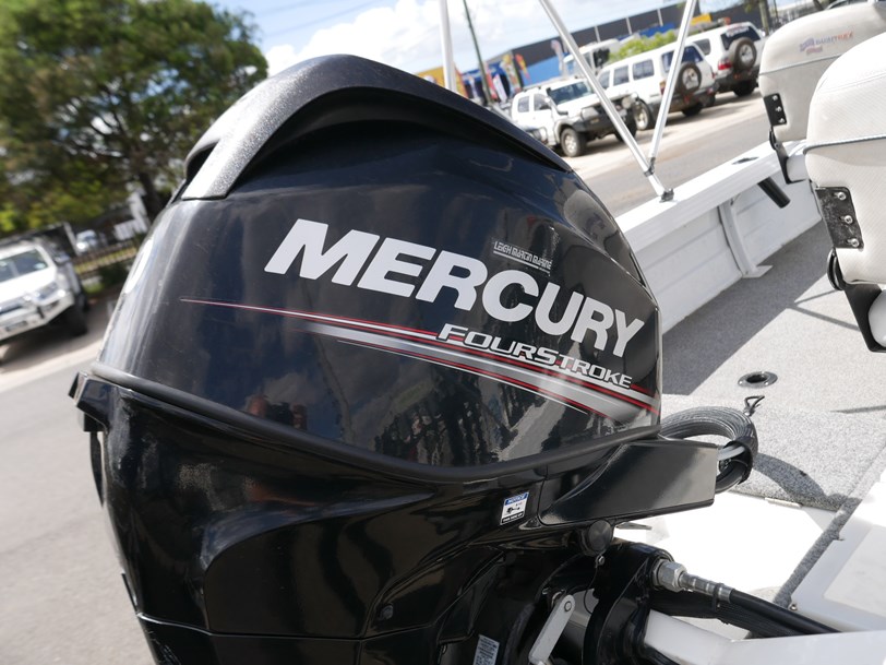 Quintrex 420 Explorer Trophy - Side Console Quintrex 420 Explorer Trophy - Side Console