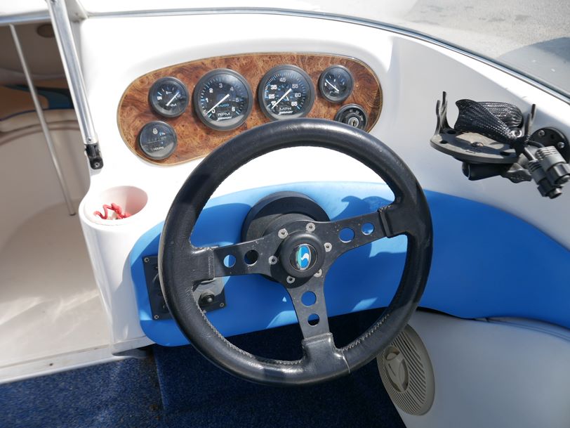 Haines Signature 530BR - Bow Rider Haines Signature 530BR - Bow Rider