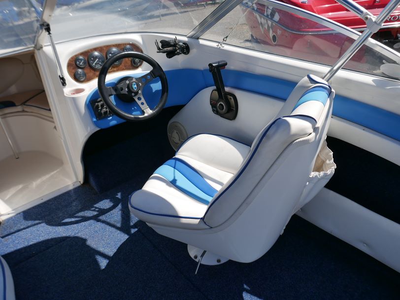 Haines Signature 530BR - Bow Rider Haines Signature 530BR - Bow Rider