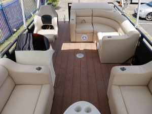 Gr Platinum Series 1900 Pontoon Boat